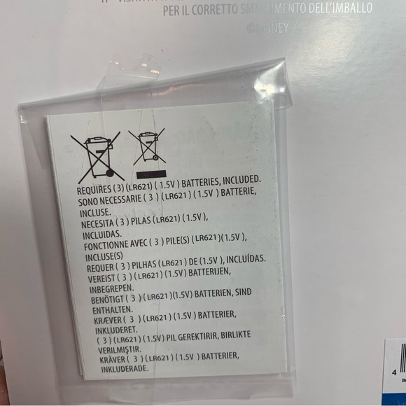 NWT. Disney Mickey Mouse light up key chain. Red Mickey Mouse shaped - Picture 7 of 7